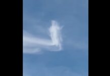 Zajímavý úkaz u města Naga, Filipíny